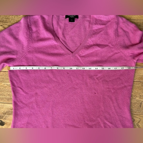 Ann Taylor 100% Cashmere V-Neck Sweater size Large - Picture 7 of 10